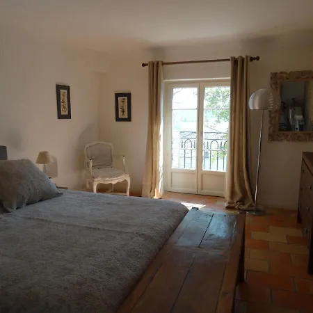 Le Clos Du Tilleul בית הארחה