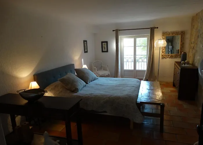 Le Clos Du Tilleul Guest house Saint-Michel-l'Observatoire