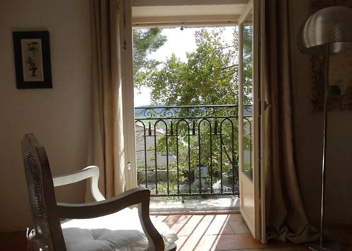 Le Clos Du Tilleul Guest house Saint-Michel-l'Observatoire